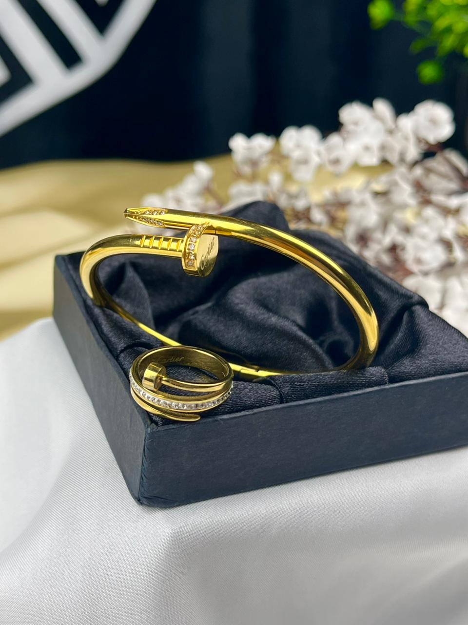 Car-tier Nail Armlet Set + Ring