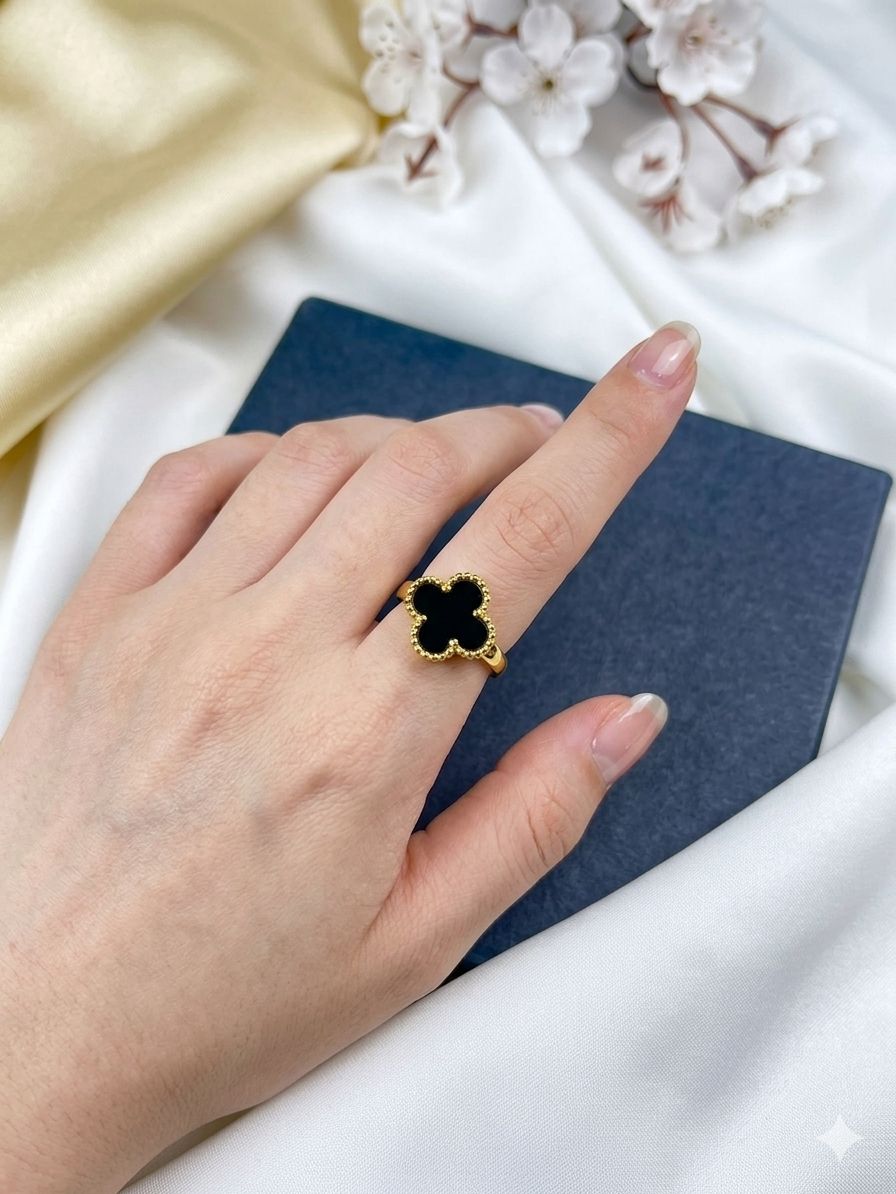 Leaf Clover Ring