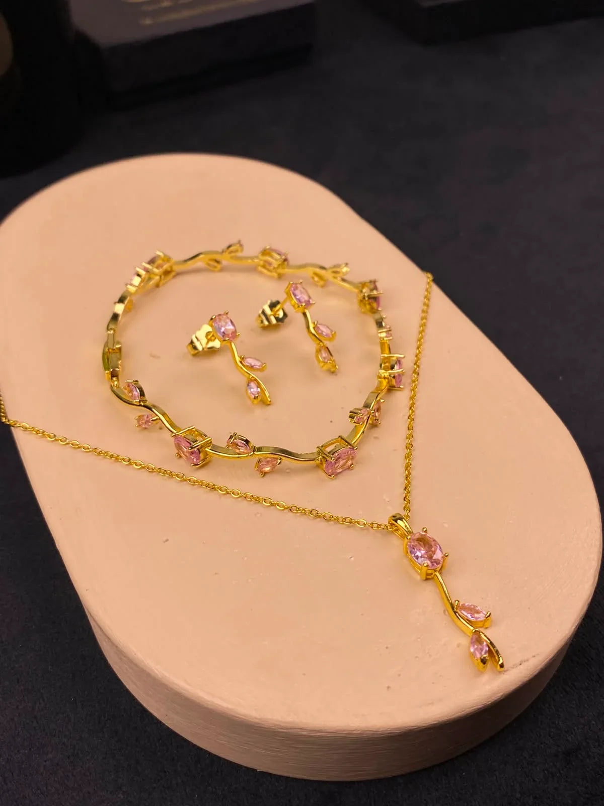 Tulip Necklace Set With Bracelet