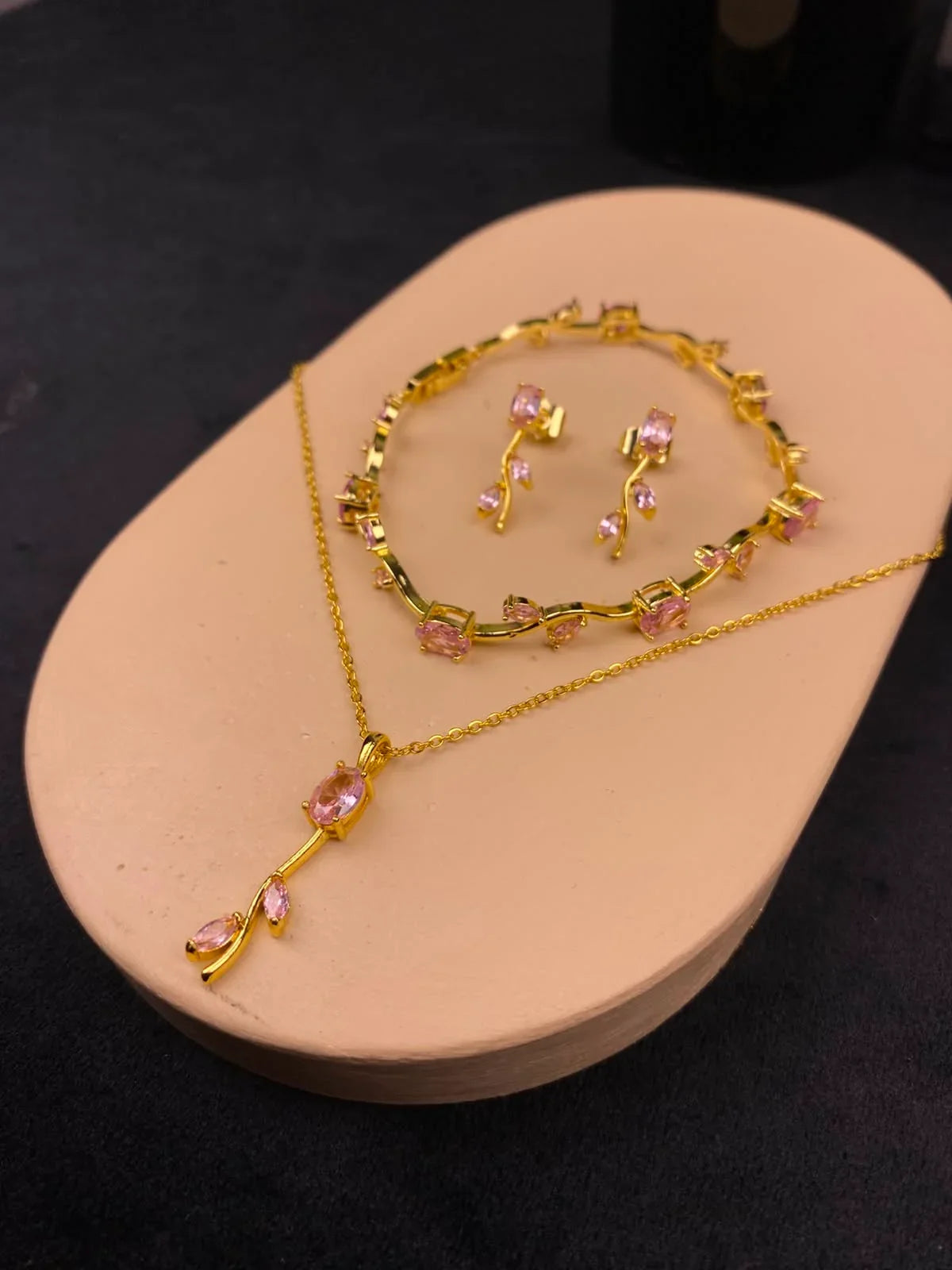 Tulip Necklace Set With Bracelet