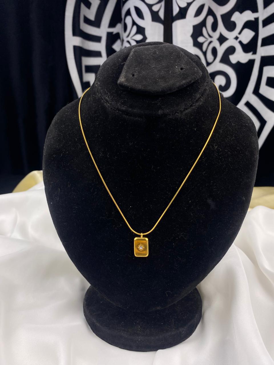 Vintage-Style Starburst Rectangle Necklace