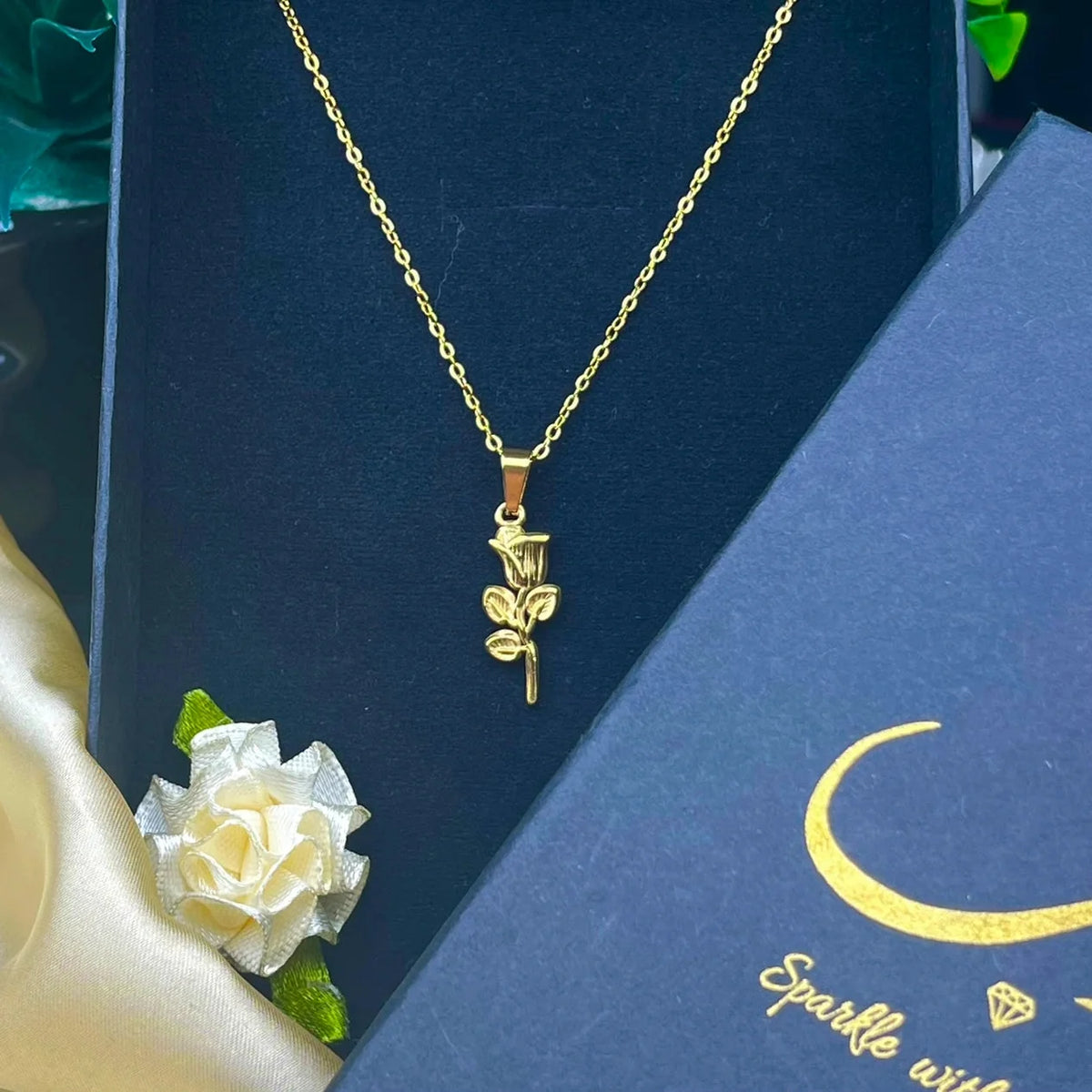 Vintage Rose Flower Pendant