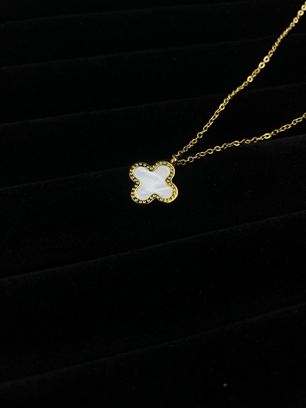 Clover Leaf Pendant & Studs Set