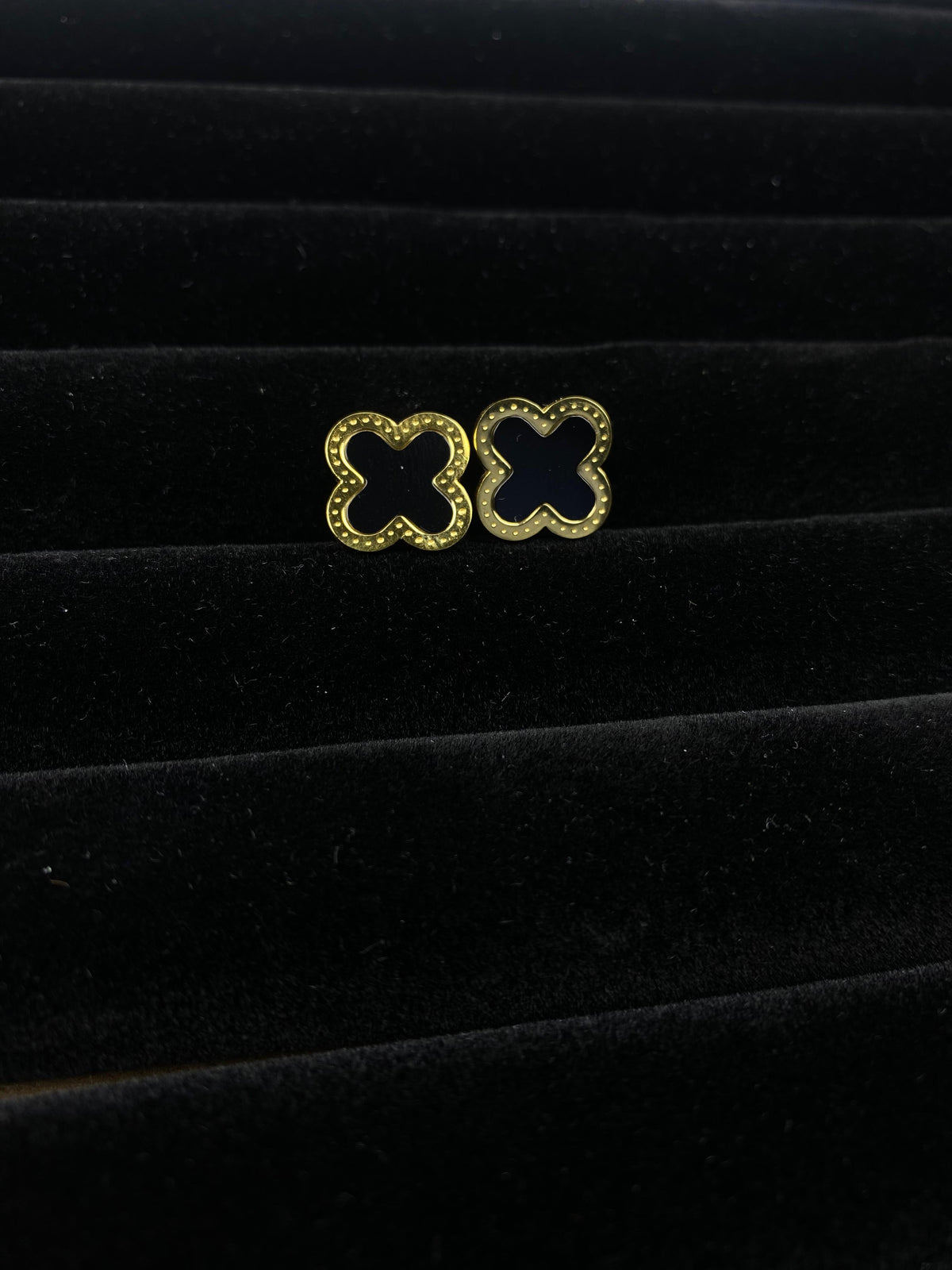 Clover Leaf Pendant & Studs Set