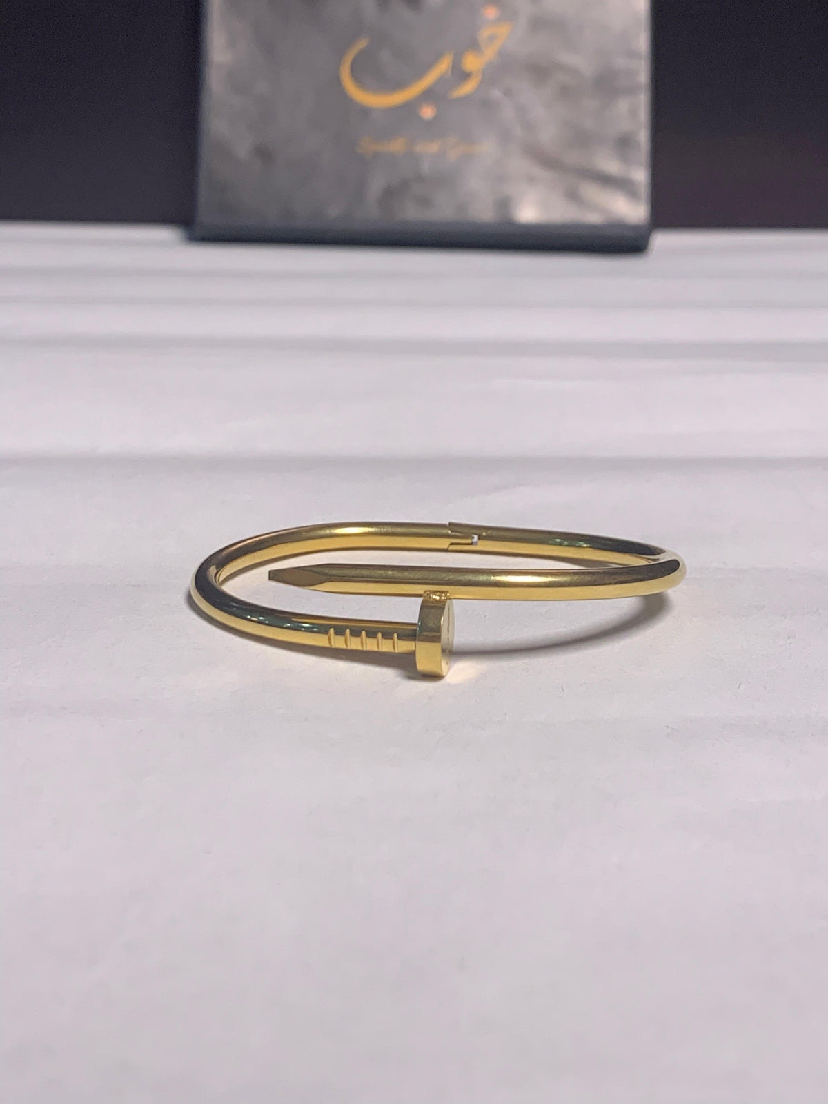 Car-tier Nail Armlet