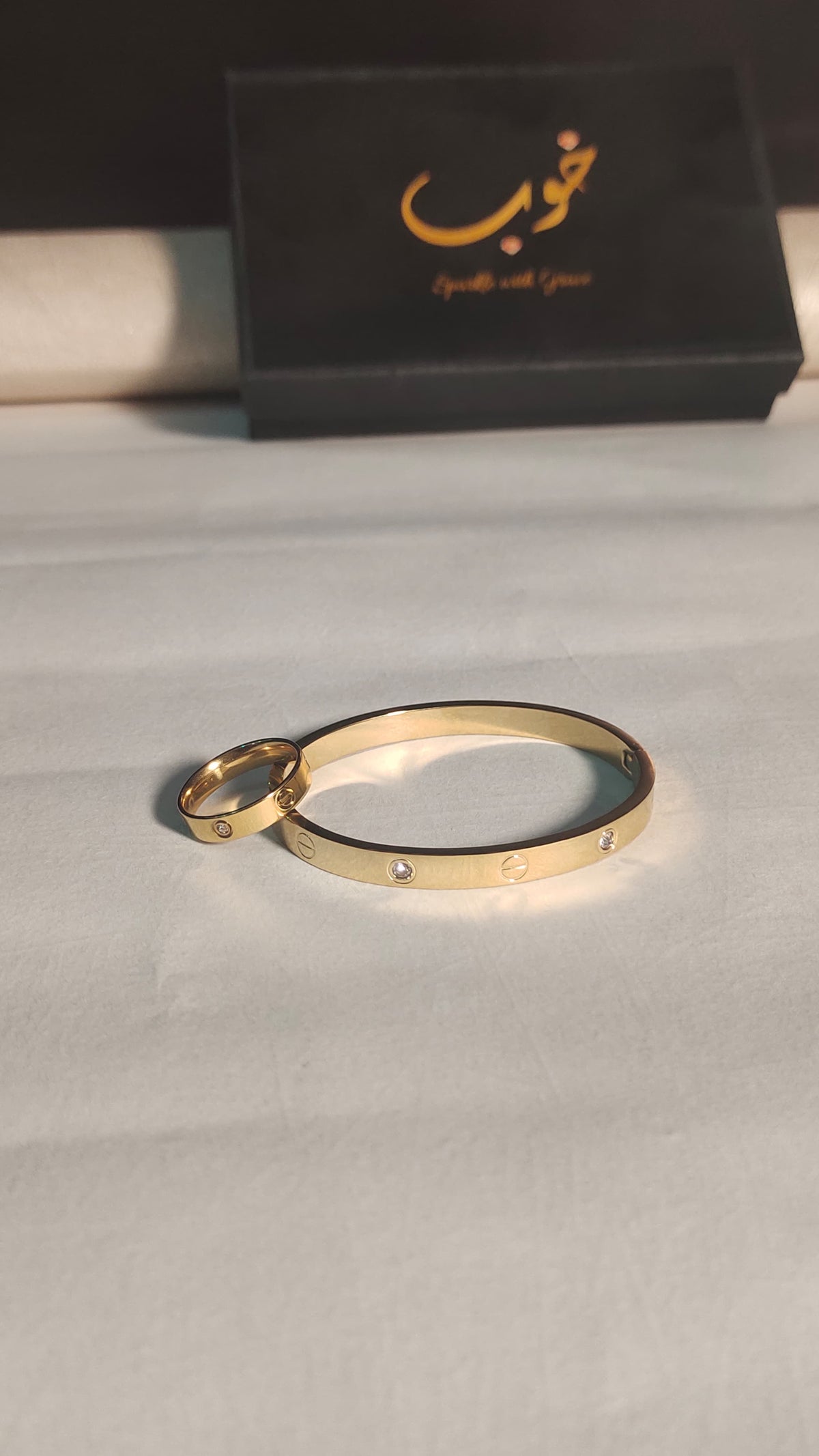 Car-tier Armlet and Ring