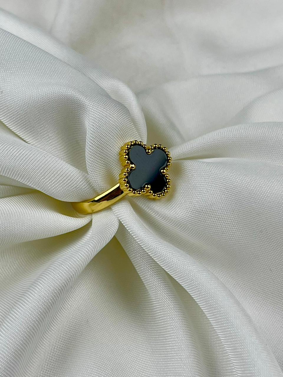 Leaf Clover Ring