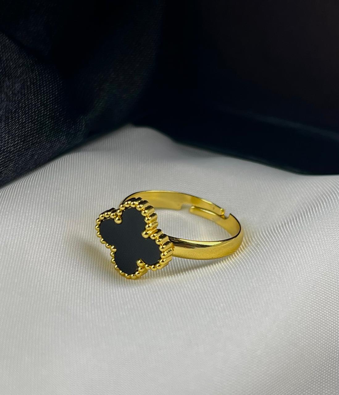 Leaf Clover Ring