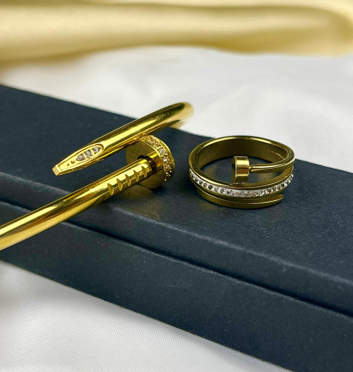 Car-tier Nail Armlet Set + Ring