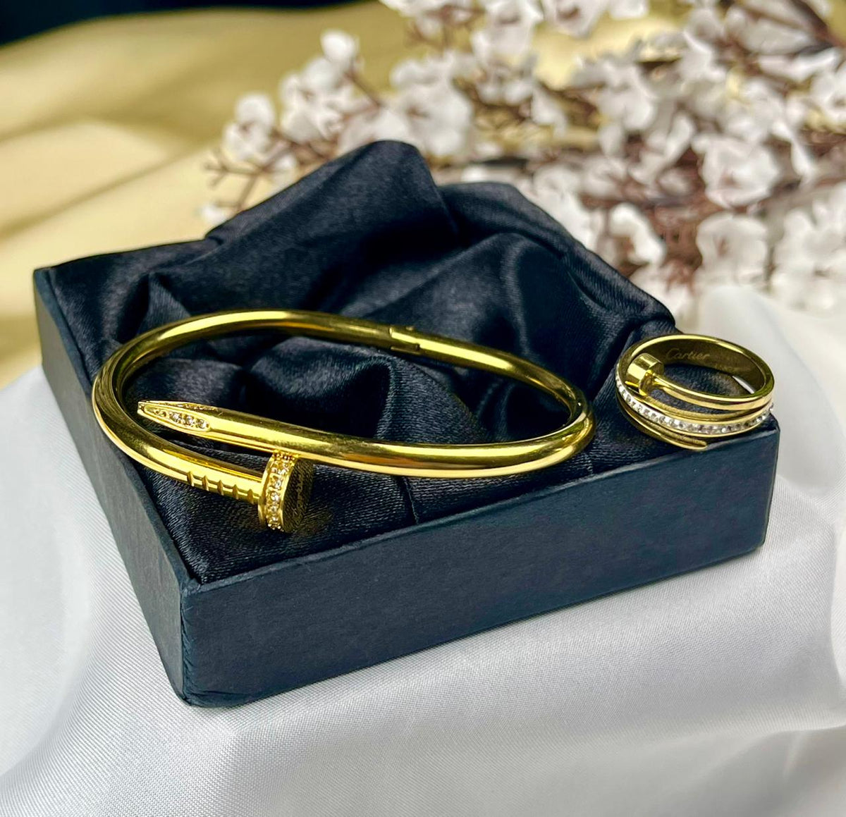 Car-tier Nail Armlet Set + Ring