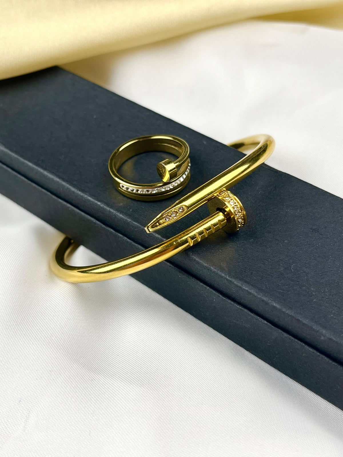 Car-tier Nail Armlet Set + Ring