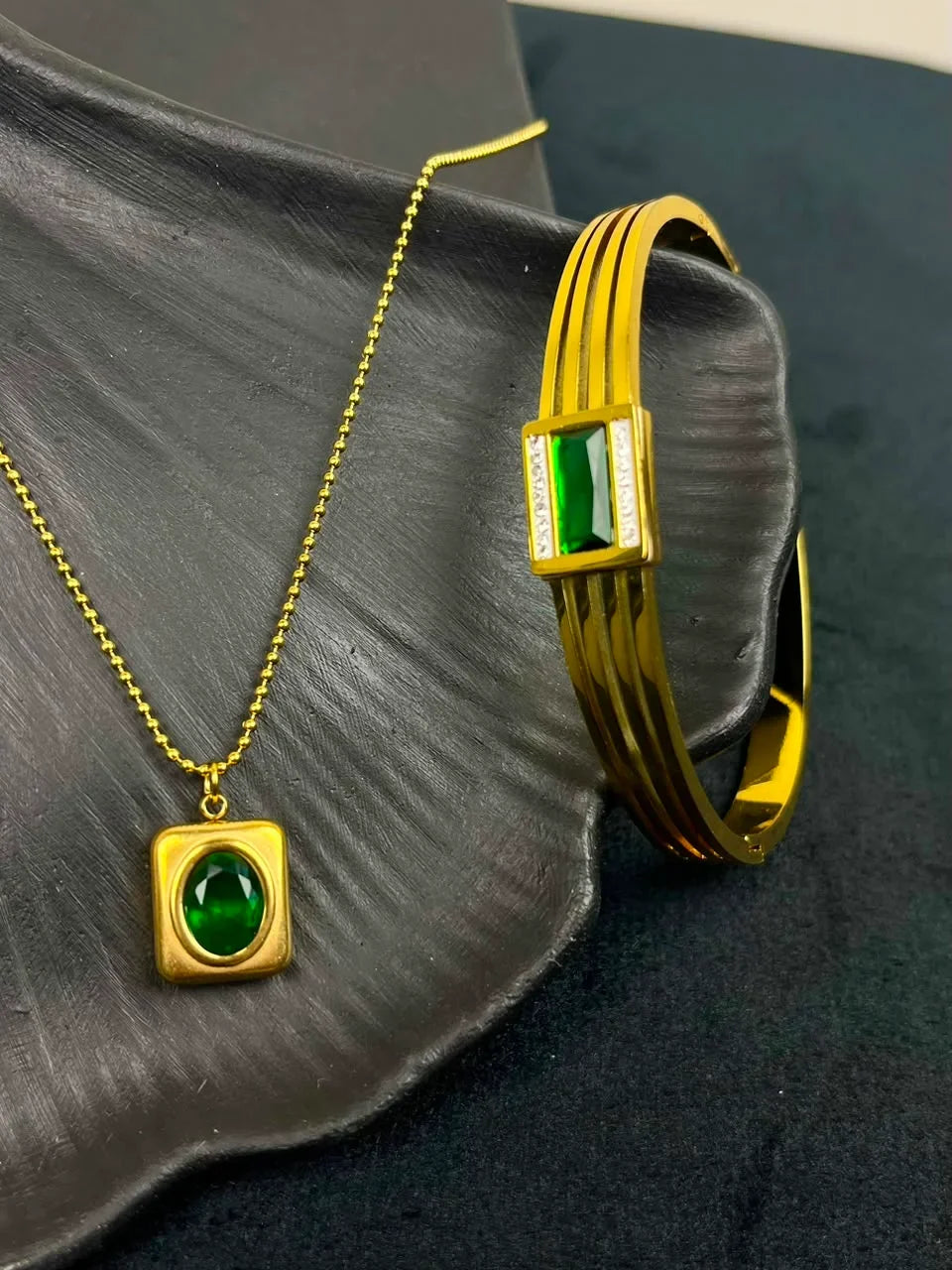 Emerald Glow Set