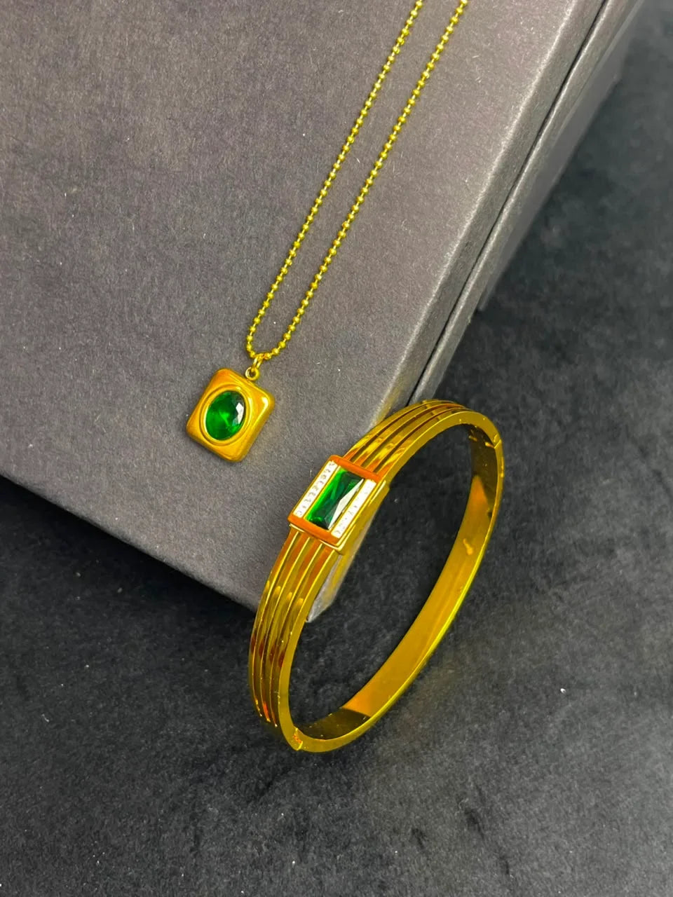 Emerald Glow Set