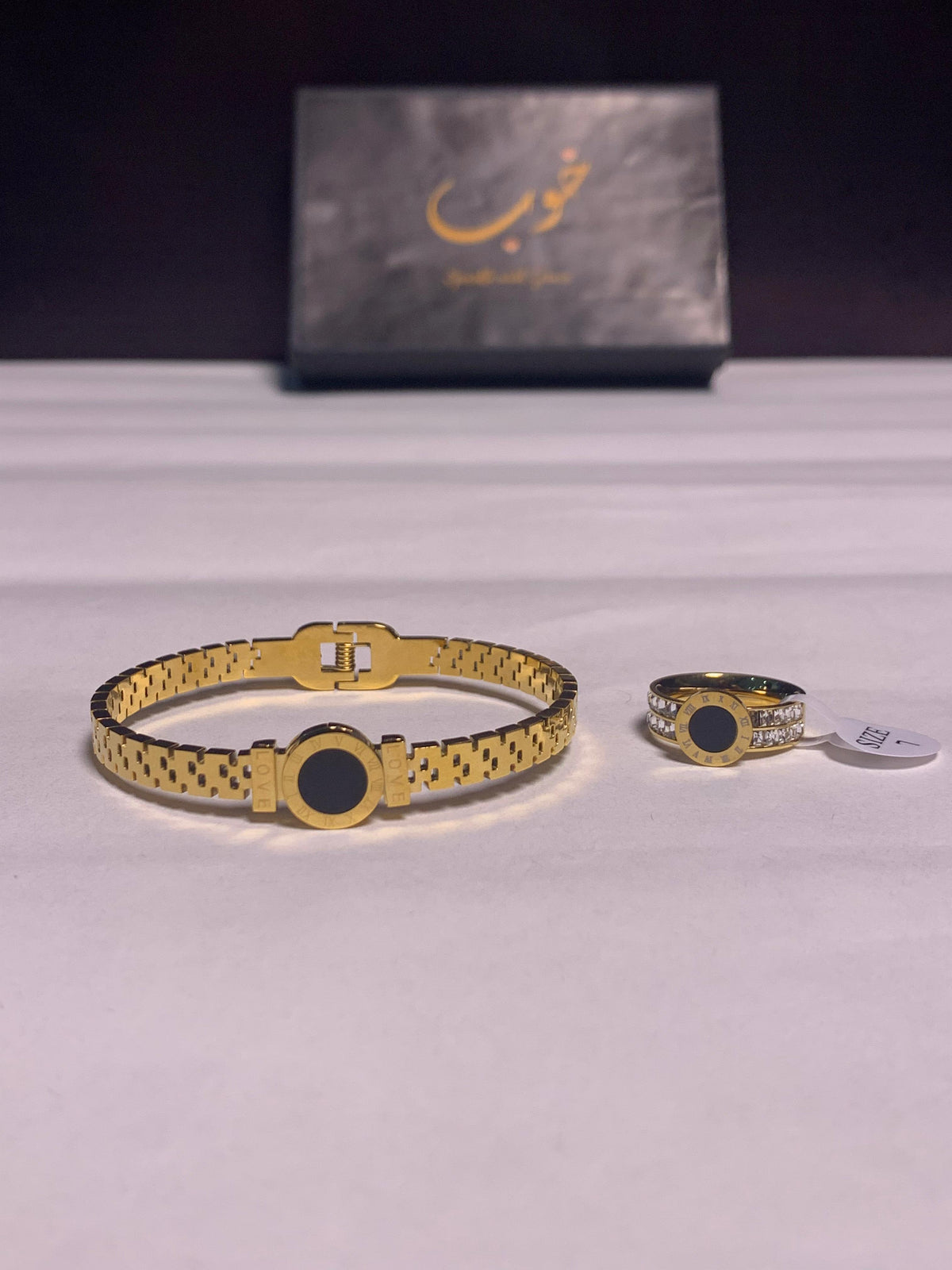 New Elegant Armlet with Ring