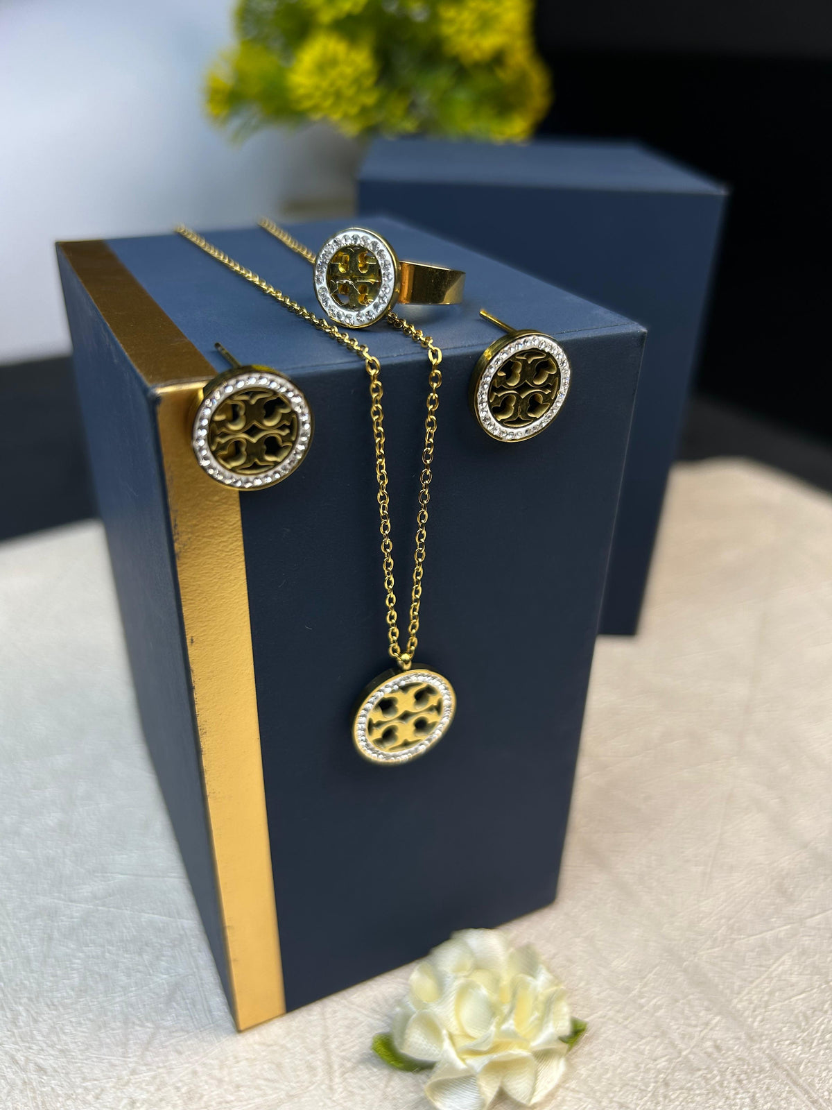 TB  Set With Ring